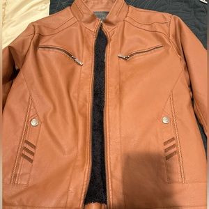 Men’s Faux Leather Sherpa lined Jacket.